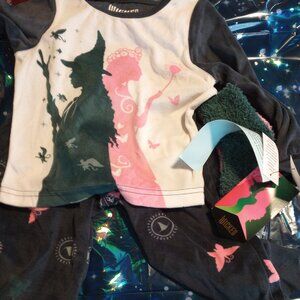 NWT Wicked velour pajamas w/ socks 2TWicked